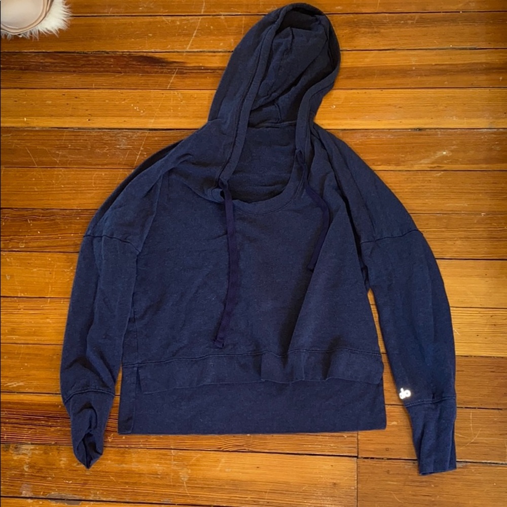 Alo yoga sweatshirt